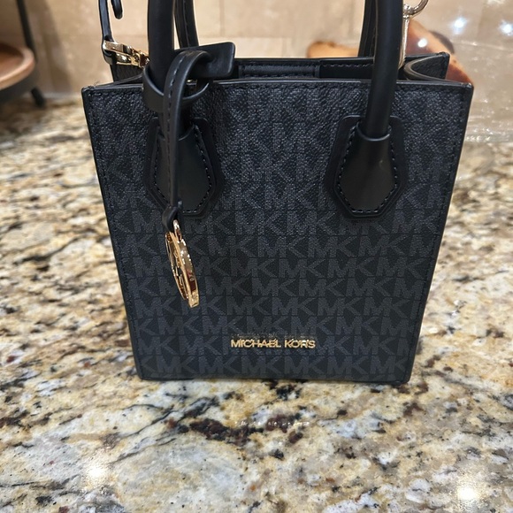 Michael Kors Black Signature Mini Mercer Tote Crossbody Bag NWT - Picture 1 of 9
